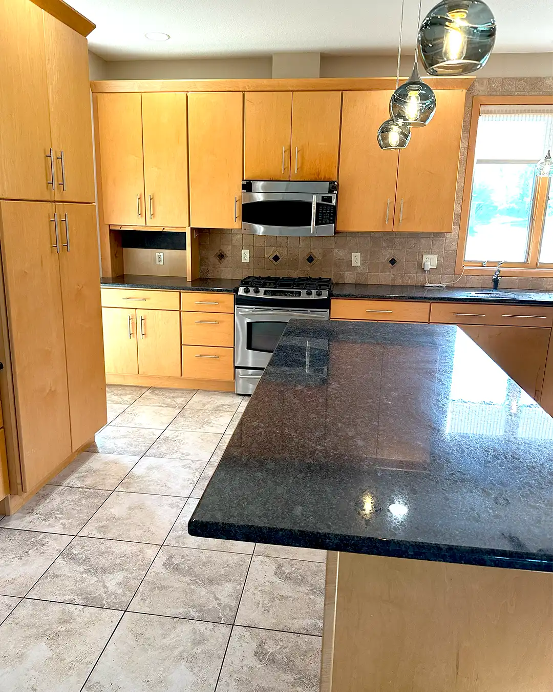 capital_construction_iowa_window_kitchen_17